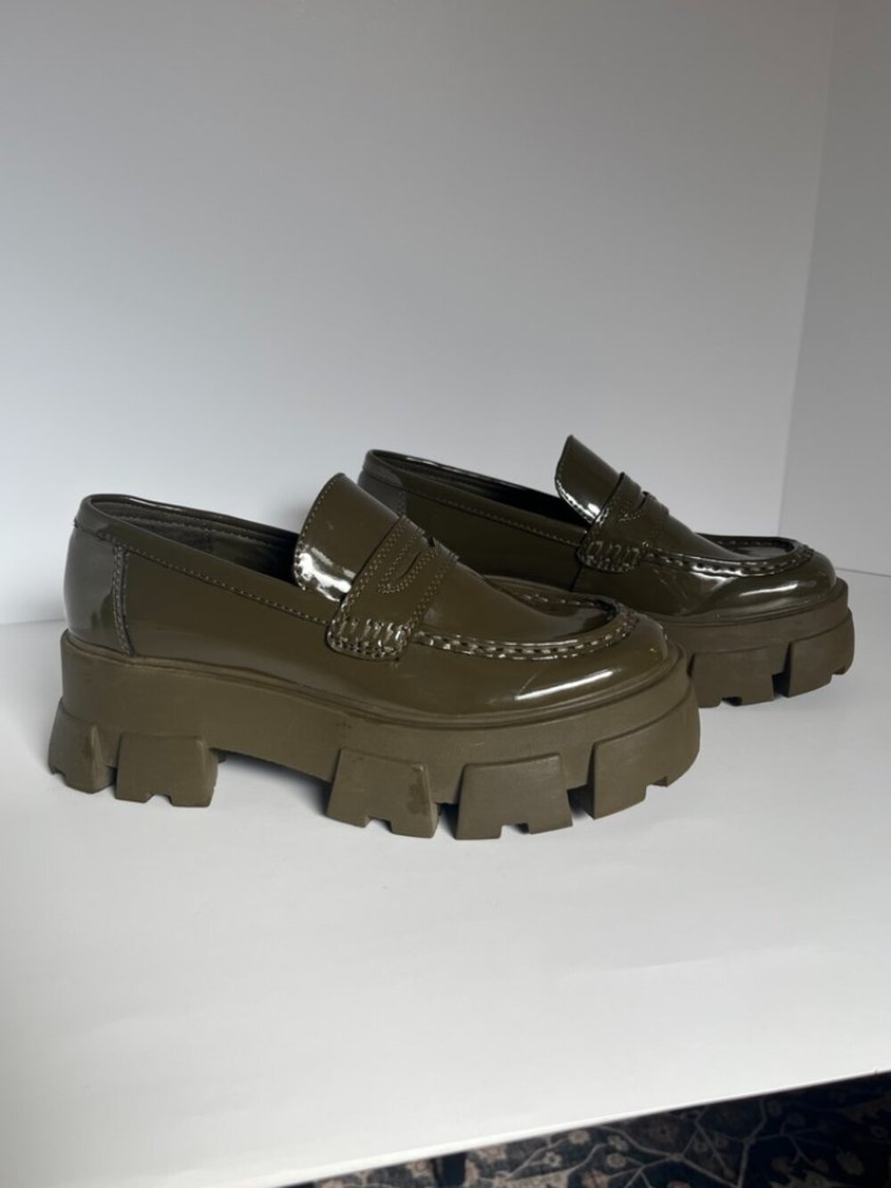 Aldo Bigstrut Bigshow Lug Sole Loafer 7.5 Olive Green Patent Chunky Platform - Picture 2 of 9